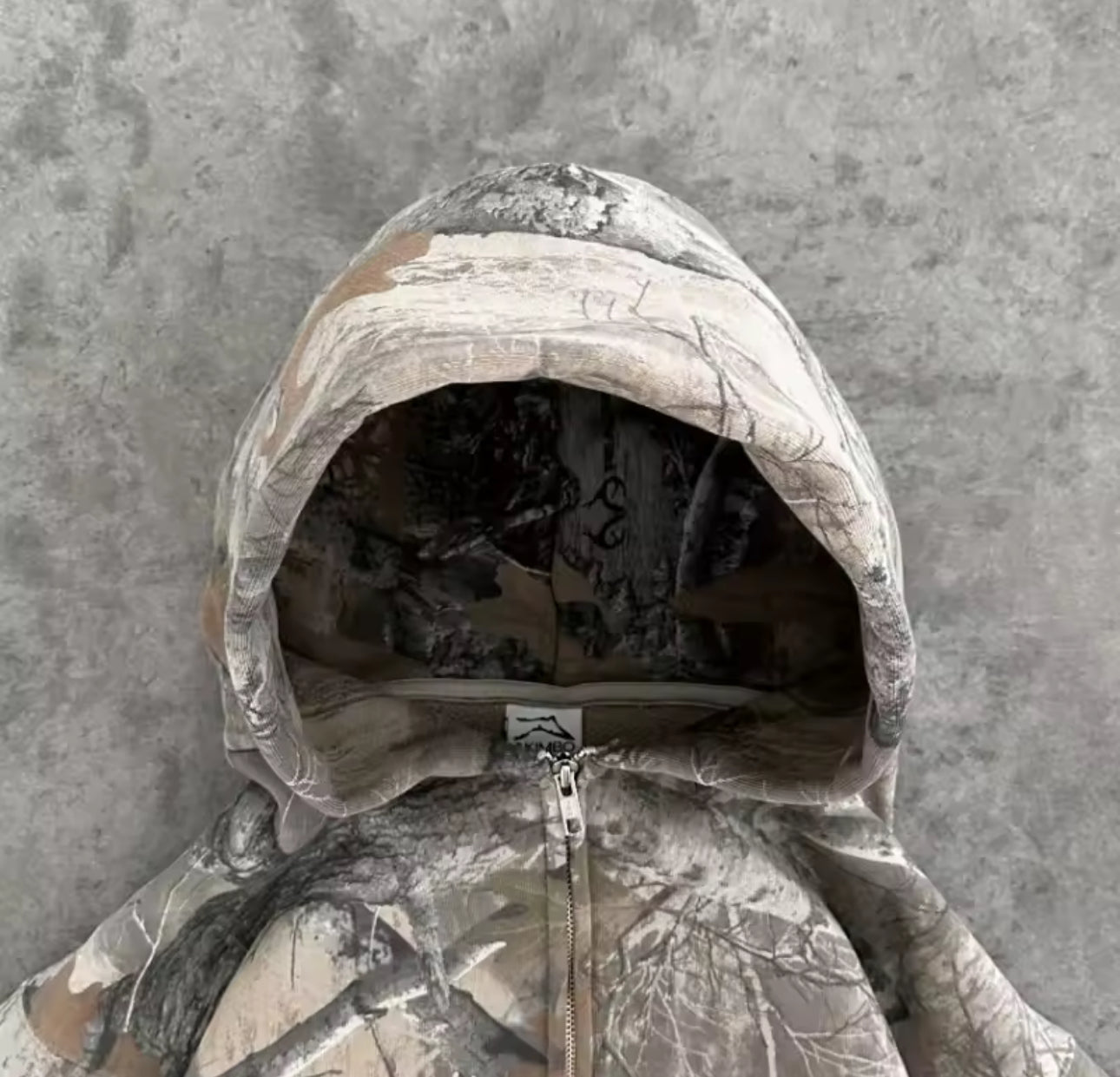 CAMO BRANCH ZIP UP