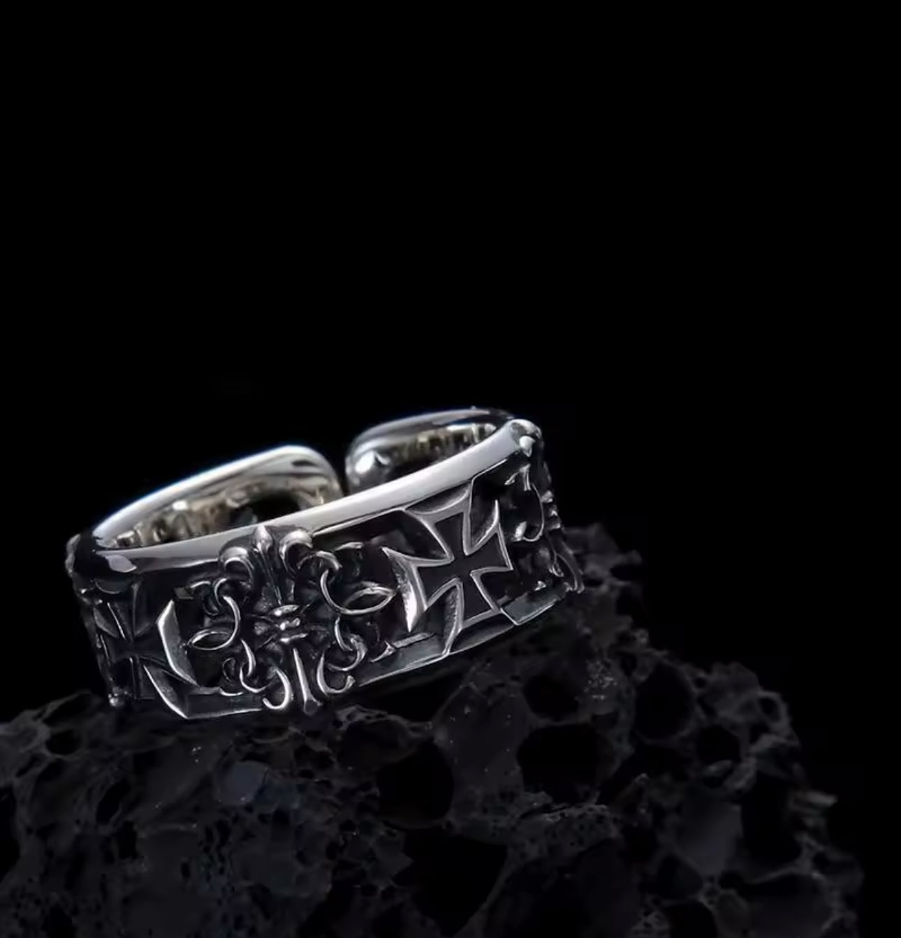 CROSSES RING