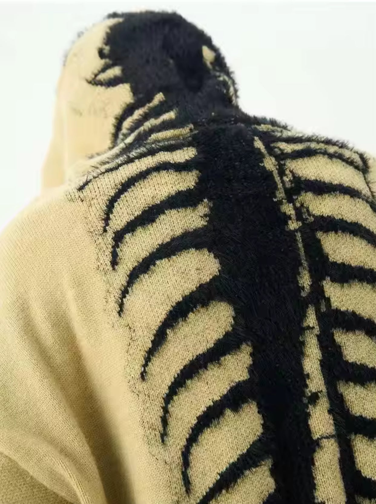 SPINE JUMPER