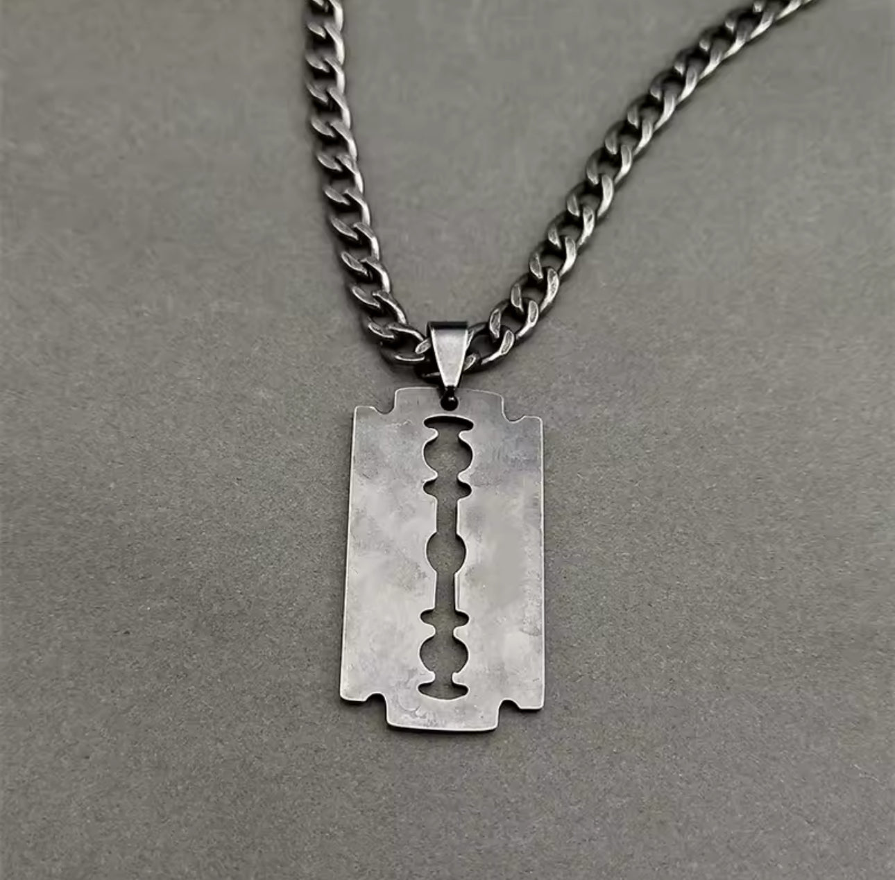 RAZOR CHAIN